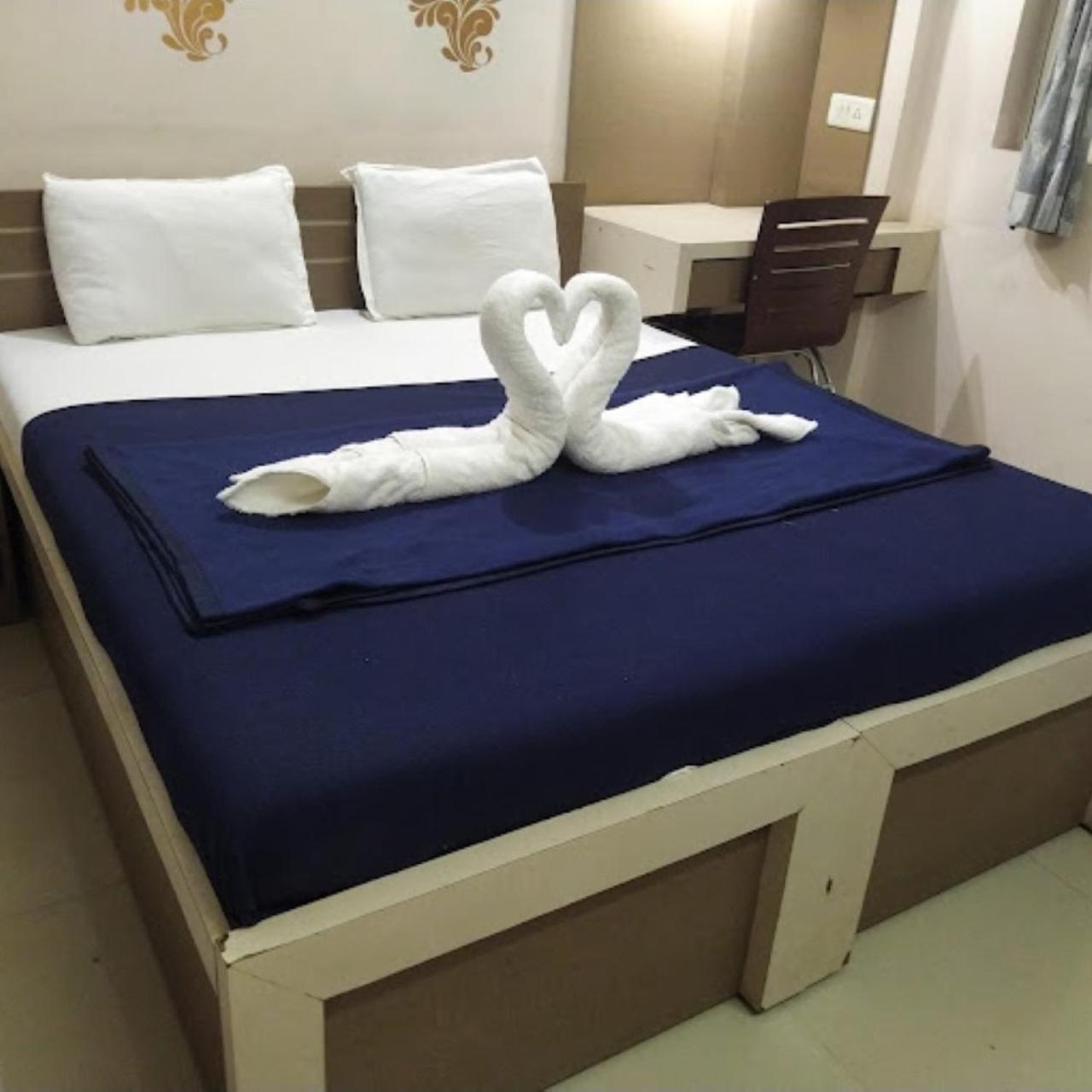 Divya Jyot Residency Bhuj Hotel Екстериор снимка