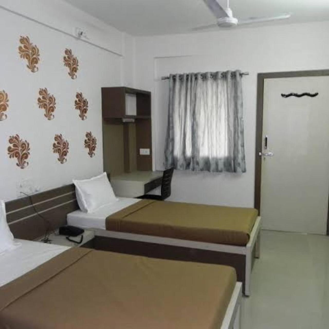 Divya Jyot Residency Bhuj Hotel Екстериор снимка