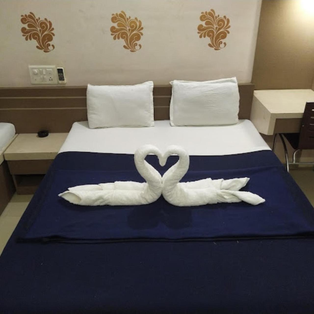 Divya Jyot Residency Bhuj Hotel Екстериор снимка